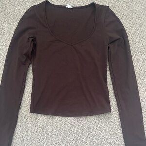 Garage Women's Sleek V-Neck Long Sleeve Top